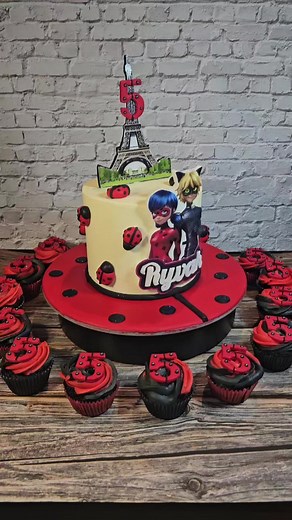 Torta de Miraculous Ladybug para Cumpleaños