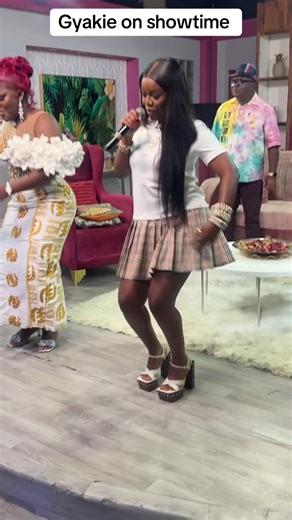Gyakie on Showtime: A Memorable Performance