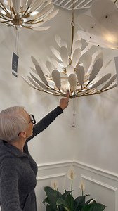 ONE LAST STOP… because of COURSE there was. 😄✨ Just when I thought I was officially done at Dallas Market, I couldn’t resist popping over to Lighting Market, which is happening at the exact same time. And ohhh my goodness… lighting is having a MOMENT. There was one fixture that stopped me in my tracks. The shape, the movement, these almost feather-like ceramic elements where the light just dances across them… sculptural, soft, and absolutely mesmerizing. It honestly got my wheels turning becaus