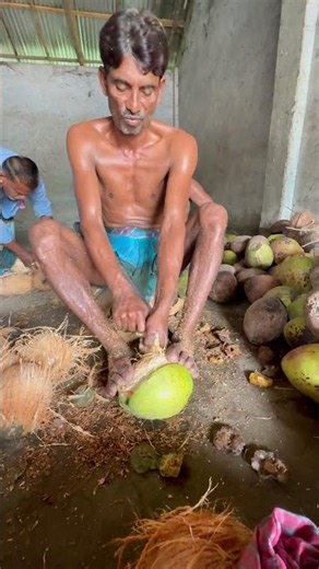 Fresh Coconut Grinding in Action! 🥥🔥