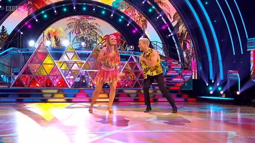 385K views · 9.7K reactions | Lift after lift after lift! Maisie and Gorka are always better when they're dancing. 朗 | BBC Strictly Come Dancing | Facebook