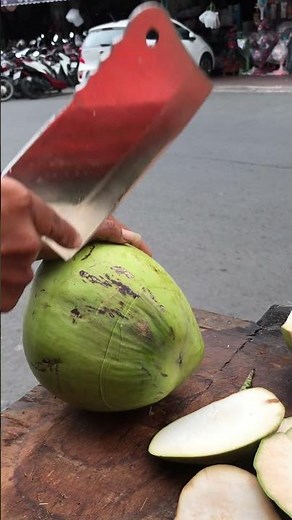 So satisfying! Fresh coconut cutting skill! #shorts #streetfood #fruit #viral #coconut #explore