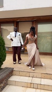What a stunning couple! 😍 An #essydelevents Production CREATIVE TEAM Planning & Coordination: @essydelevents DECOR Event Decor: @detailed_event Bridal-room styling: riris_event_floralrental MAKEUP, HAIR & ACCESSORIES Bride’s Makeup: @reggies_makeovers Bride’s First Hairstylist: @blackgirl 🇬🇭 Bride’s Second Hairstylist: @she.boss1 Bride’s Second Dress: @clasikqdiane Bride’s Kente Gowns:@turquoise_hautecouture Kente: @adepakenteshop_ Bridesmaids’ Dresses: @houseofpaon Bride & Bridesmaids Robe: 