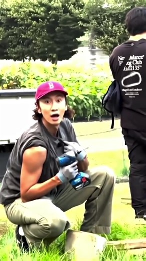 Kyungsoo Running Man Biceps Workout