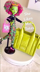 MARK JACOBS CRINKLE MINI TOTE ACID LIME MODEL VENUS MC FLYTRAP MONSTER HIGH DOLL #marcjacobs #doll