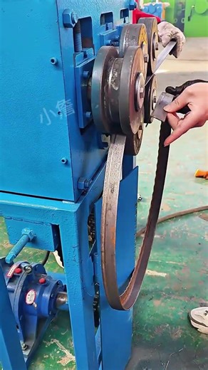 Small five-wheel angle steel forming machine, after adjusting the diameter, achieves one-time