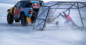 Watch the Speed Skating World Record: 60  MPH on Ice, With Red Bull