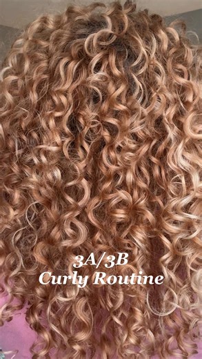 Marisa Mondoro on Instagram: "✨If you have 3A/3B curls, this routine is for you!! These types of curls loveee a simple but effective routine, just a couple products and an easy styling method to enhance your curl pattern works BEST! 🫶🏻I’m using some of my OG fav products, the @curlsmith_official weightless air dry cream and hydro style flexi jelly, not sponsored by the way, just a really great combo! These two are perfect for this hair type! Not too heavy but enough product to hold your curls!