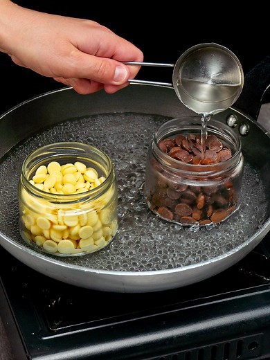 20-Minute Chocolate Cake Recipe: Easy & Delicious Dessert