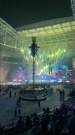 Coldplay Performs “Beautiful” LIVE ✨ at State Farm Stadium | Magical Moment!