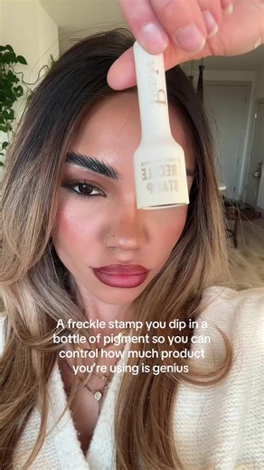 This freckle stamp applicator is possibly my favorite applicator of all time #fauxfreckles #frecklestamp #frecklestamppen #fauxfrecklestutorial #freckletutorial