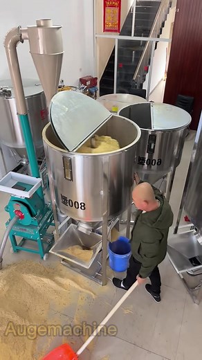 Feed mixer. #feedmixer #granulator #sheepfeed #cowfeeding #foragemixer #forage #feedpelletmill #grass #pelletmill #pelletmachine