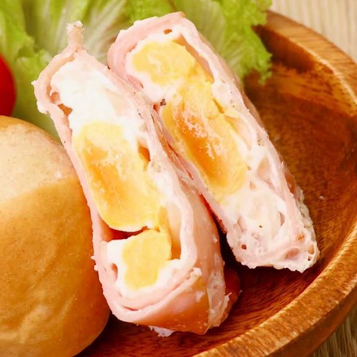 忙しい朝にも役立つ！レンジだけで作る半熟ハムエッグ | デリッシュキッチン