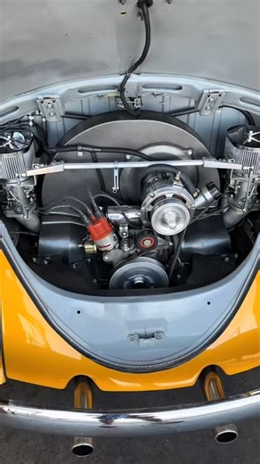 Cruisin’ the streets, VW life forever 🏁 #VWClassic #vwbug #vwbaja #vw #aircooled #volkswagen #vwbeetle #explorepage #vwoffroad #engine | Chirco.com