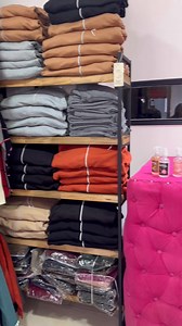 Hola bellezas como están??? Que tengan un hermoso diaaa!!!☀️🥰💪🏻 LLEGO EL DIAAA!!!! VIERNES 27 de Junio inauguramos nuestro segundo local de Milagros Gomez en Arenales 461 Campana Centro a las 16hs 😁 Me gustaría mucho que todas las que me vienen acompañando desde el principio vengan a disfrutar este lindo momento con nosotras, celebrando un logro más!!! 🥹🥰 Si quieren y pueden confirmar su asistencia se los agradecería así podemos organizarnos🫶🏻 La que no pueda asistir no se haga problema,