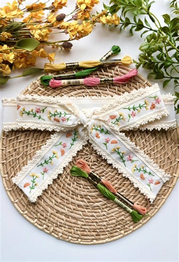 DIY Embroidered Wreath: Refresh Your Spring Decor