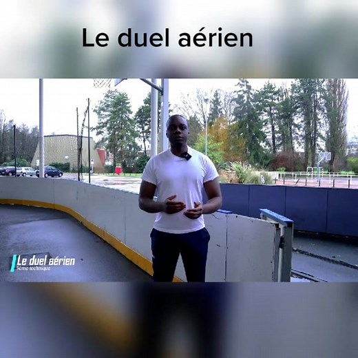 Conseils pour bien défendre - Astuces de foot avec positionnement parfait