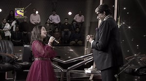 392K views · 10K reactions | Aap sabhi ke chehre par ek alag hi smile aa jaayegi, jab dekhenge aap #KBC13 ke manch par Neha Kakkar ke iss khoobsurat song moment ko! Dekhiye #KaunBanegaCrorepati #ShaandaarShukriya week, Mon-Fri, raat 9 baje, sirf Sony par. #SawaalJoBhiHoJawaabAapHiHo Amitabh Bachchan Neha Kakkar BADSHAH | Sony Entertainment Television | Facebook