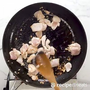 Our favourite Indonesian noodles!!! https://www.recipetineats.com/mie-goreng/ | RecipeTin