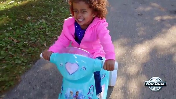 Kid Trax Disney Frozen Kids Scooter Ride On Toy, 6 Volt, Kids 3-5 Years Old, Max Weight 55 lbs, Single Rider, Battery and Charger Included, Blue