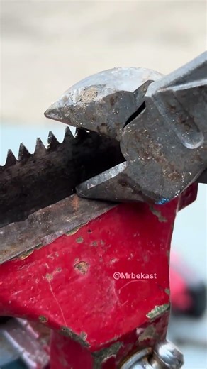 Diagonal cutter sharpening process restoring cutting edge #tools #metalworking