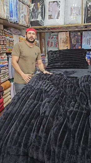 Puffy new soild Colour Quilt set 4 piece #17500 #03321420248 #03337252925 #trending #fallowers #viral #bridalcollection #offer #instagrampakistan #facebookpakistan🇵🇰 | Waleed Quilts