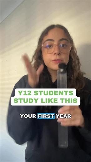 Art of Smart | Study Tips & Tutoring 🌱 on Instagram: "How to structure term 1 of y12 so you aren’t falling behind ⏰#year12 #study #studytips"