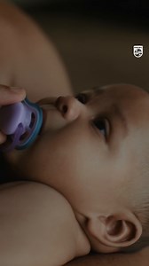 Soothe with the comfort of air. The Philips Avent Ultra Air pacifier helps keep your baby's skin dry and helps make them more comfortable. #PhilipsAvent #Pacifier #Soother #BabyRegistryMustHaves | Philips Avent