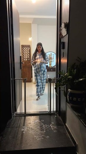 Naa Kalaila 4am Ezhunthu Pooja Panran | Rest Pregnancy La Romba Thevai #sowbaraniyashorts #voiceover