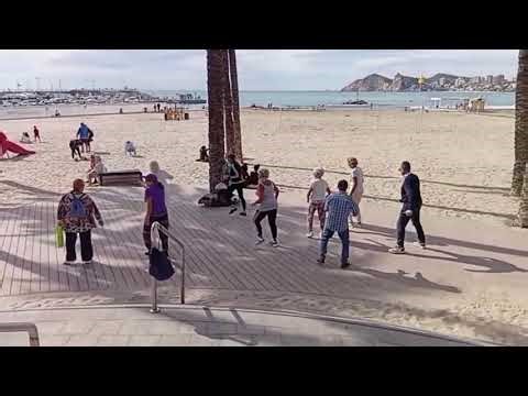 Benidorm, baile en la playa