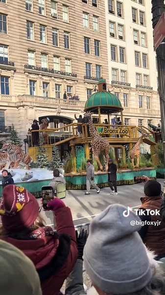 2025 Macy's Thanksgiving Day Parade Highlights with Kool & The Gang