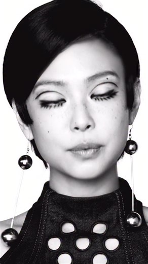 This is how V rings in 2026! 🎆 Happy New Year from our newest cover muse, @jennierubyjane. Tune in at 7 PM EST for #Jennie’s official cover reveal. | V Magazine