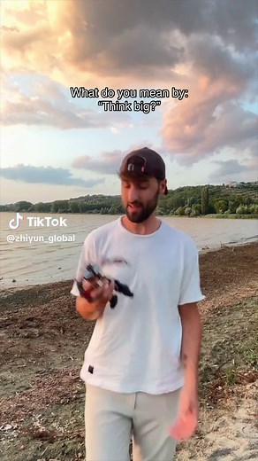 ZHIYUN MOLUS X60 RGB Review and Creative Lighting Tips