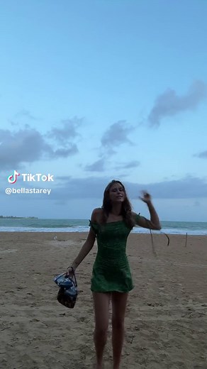 stella barey (@bellastarey)’s video of bella meeting stella