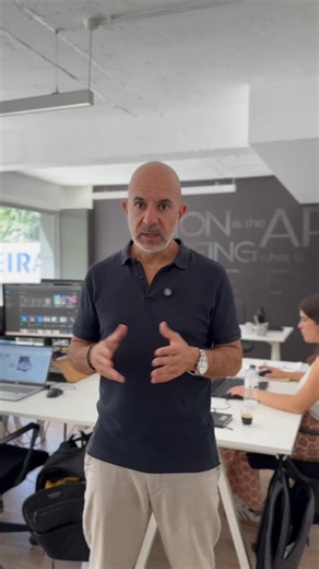 Dezoito minutos. A diferença entre fechar um negócio ou desperdiçar uma oportunidade está em como os usa. Na Slide Lab, fazemos com que cada momento trabalhe para si e não contra si. 💥 Vai transformar esses minutos em impacto? | Slide Lab Presentations