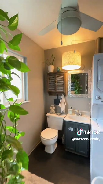 3 bed, 1.5 bath single-level home with bright open living spaces and tons of natural light ✨ Enjoy the spacious, fully fenced yard, RV hookup, and a vintage Avion RV trailer (early 60s) that can be used as a studio or guest space with an acceptable offer. #MoscowIdaho #MoscowRealty #HomeForSale #IdahoRealEstate #HouseTour 🏡