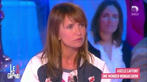 Axelle Lafont revient sur sa promenade nue dans Paris