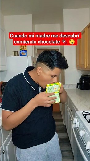 Me descubrí comiendo chocolate #chocolate #humor #comedy #funny #parati #shorts #mama