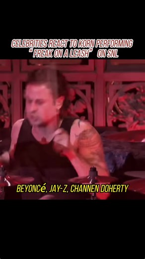 Celebrities React to Korn Performing “Freak On A Leash” on SNLKorn brought pure chaos to the SNL stage 😳🔥 From Jonathan Davis’ vocals to the insane crowd energy, this performance still feels legendary.#Korn #FreakOnALeash #SNL #CelebrityReactions #NuMetal