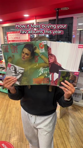 Holly Jolly Christmas confirmed 🎅🏼🎁✅ #taylorswift #sabrinacarpenter #oliviadean #wickedforgood #vinyl