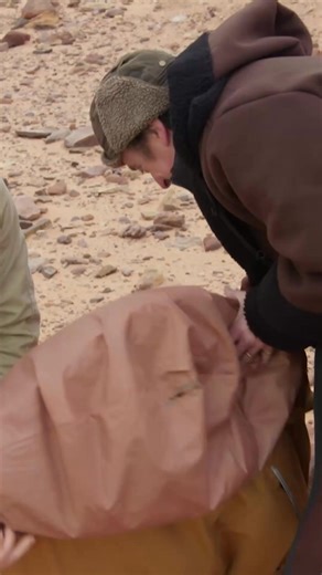 Going through customs on Camels with Richard Hammond 🐪🇯🇴 #RichardHammondsWorkshop | Quest