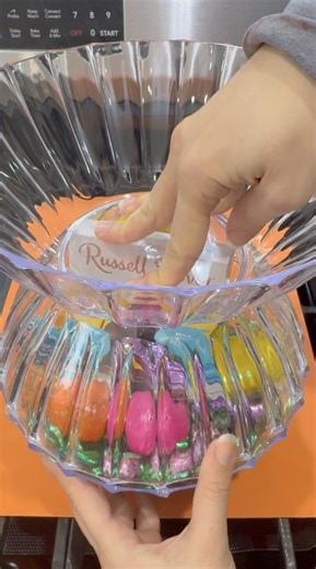 this is too cute! (Easter DIY) learn how to make 2 adorable and cheap easter baskets #easter #easterbasket #crafts | Brooklyn B