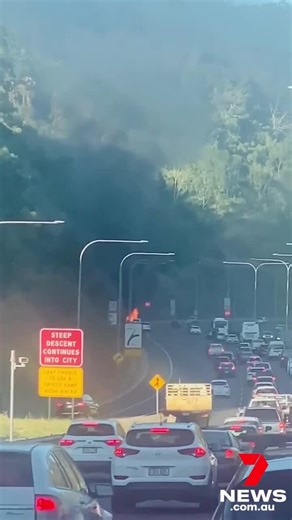 Adelaide Hills drivers have faced peak-hour traffic chaos after a Jeep erupted in flames near the Mount Osmond off-ramp on the South-Eastern Freeway. #Adelaide #7NEWS