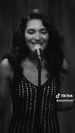 @Olivia Dean performs a special rendition of “So Easy (To Fall In Love)” for #AppleMusicSessions. Listen to the full performance on Apple Music.