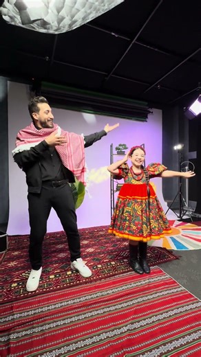 يا جماعة إيميليا مو بس صوت حلو و كمان أستاذة !! follow us لتعرفوا أسرار ايميليا في الحلقات القادمة😍