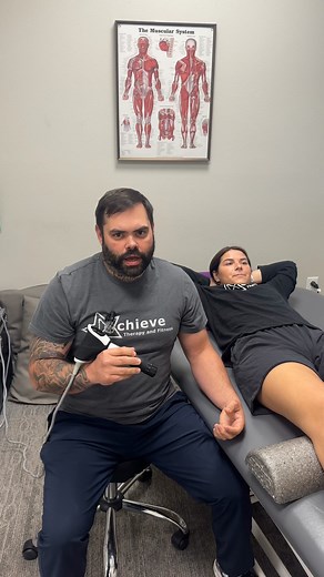 🎥Watch our PT Matt demonstrate how shockwave therapy works in real time! This non-invasive treatment uses acoustic waves to stimulate blood flow, break down scar tissue, and accelerate the body’s natural healing process ❤️‍🩹 | Achieve Therapy and Fitness