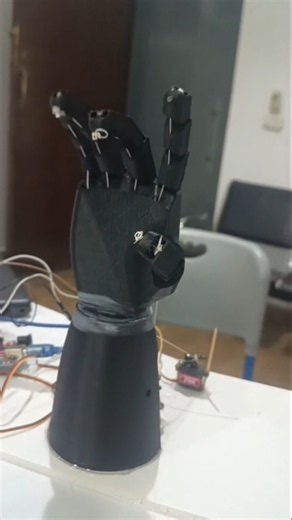 I Built a 3D Printed Robotic Hand That Actually Moves!
