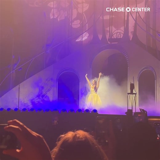 The most magical entrance ✨ Welcome to your SOLD-OUT SF crowd, Laufey! | Chase Center