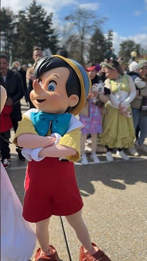 Pinocchio dancing at Disneyland Paris