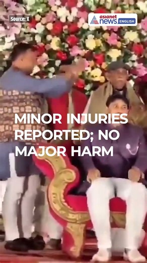Wedding Stage Collapses in UP’s Ballia, Bride and Groom Fall Off | VIRAL